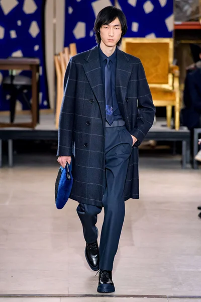 Look 9